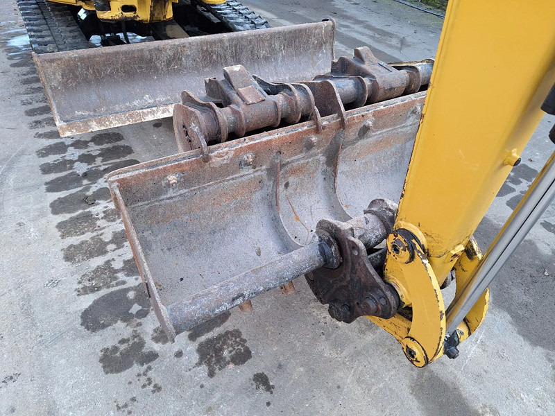 Mini excavator Caterpillar 303: picture 12