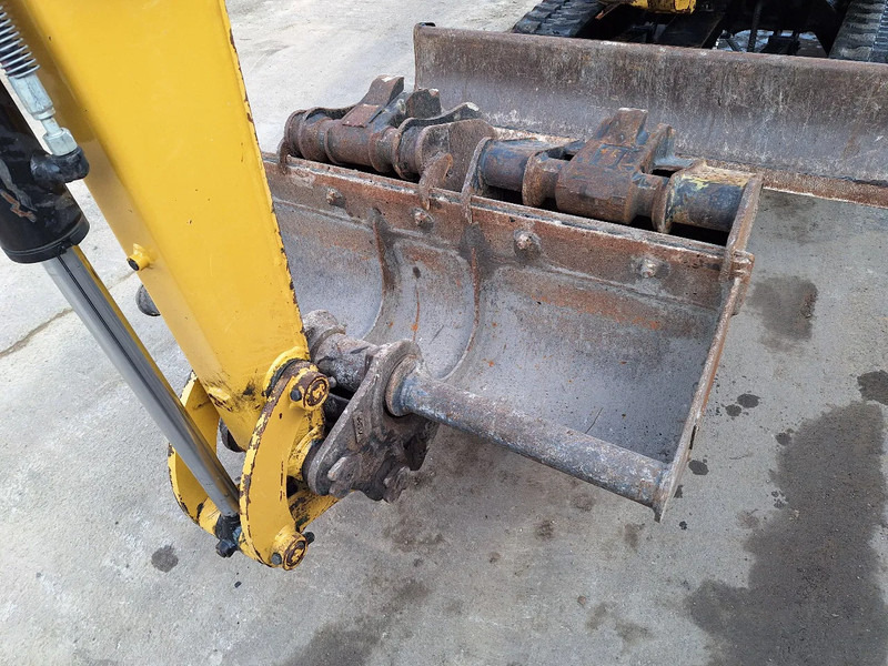Mini excavator Caterpillar 303: picture 11
