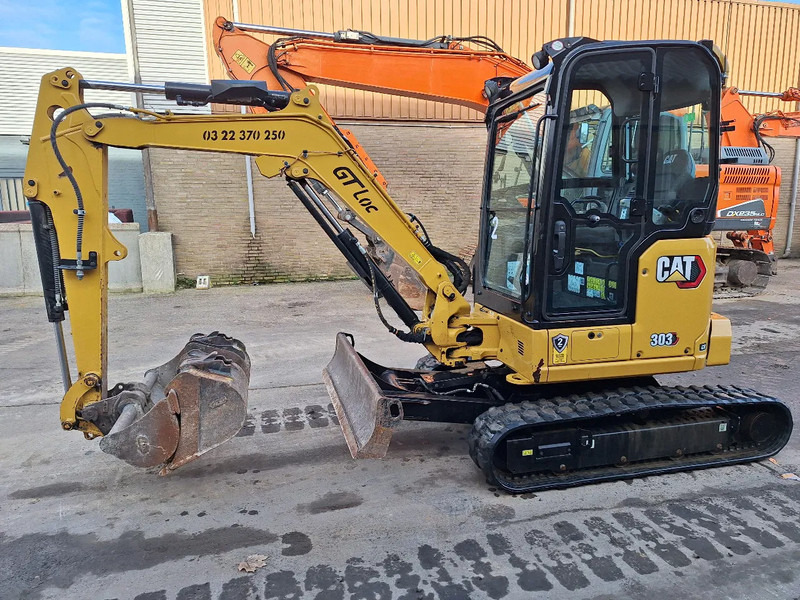 Caterpillar 303 - Mini excavator: picture 1 Caterpillar 303 - Mini excavator: picture 1