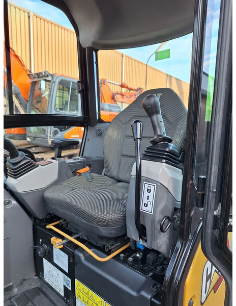 Mini excavator Caterpillar 303: picture 13