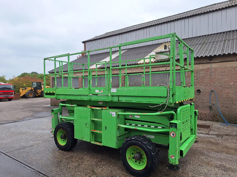 Skyjack SJ-8831 - Scissor lift: picture 3 Skyjack SJ-8831 - Scissor lift: picture 3