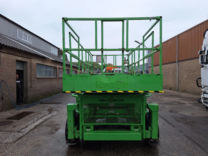 Skyjack SJ-8831 - Scissor lift: picture 5 Skyjack SJ-8831 - Scissor lift: picture 5