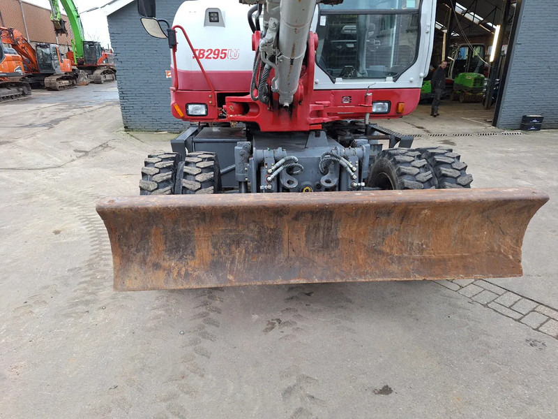 Takeuchi TB295W - Wheel excavator: picture 5 Takeuchi TB295W - Wheel excavator: picture 5