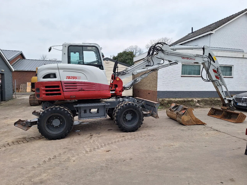 Takeuchi TB295W - Wheel excavator: picture 3 Takeuchi TB295W - Wheel excavator: picture 3