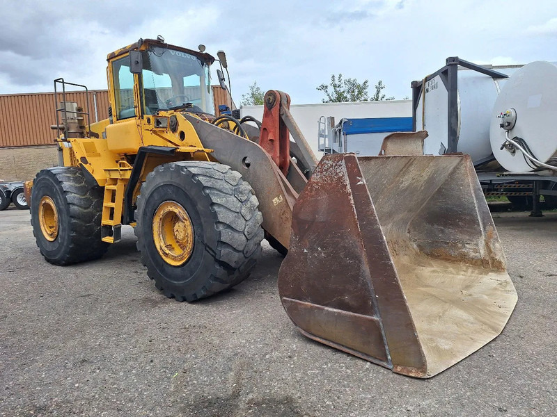 Volvo L220D - Wheel loader: picture 1 Volvo L220D - Wheel loader: picture 1