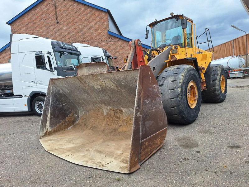 Volvo L220D - Wheel loader: picture 3 Volvo L220D - Wheel loader: picture 3