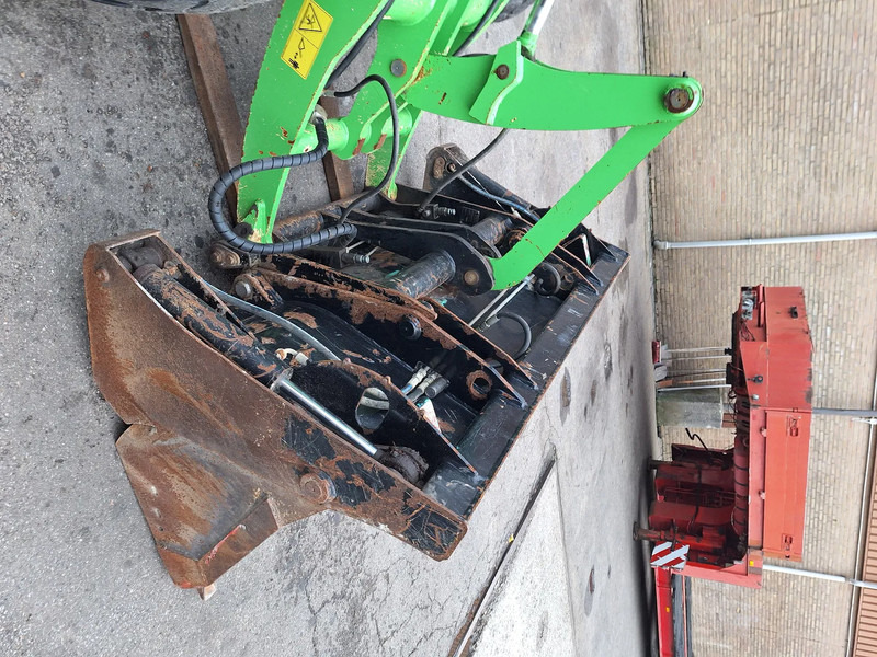 Wheel loader Yanmar V80: picture 14