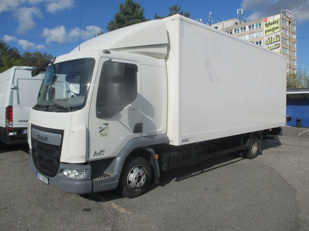DAF LF 180 mit LBW - Closed box van: picture 1 DAF LF 180 mit LBW - Closed box van: picture 1