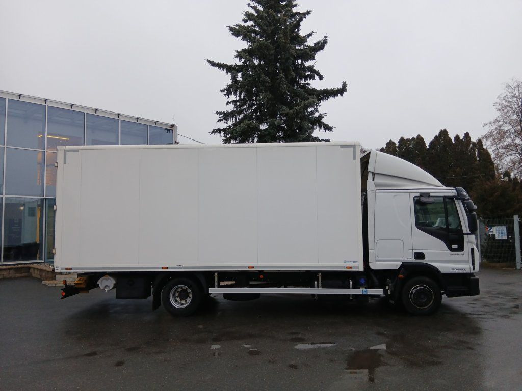 Iveco 120-220L Eurocargo - Box truck: picture 5 Iveco 120-220L Eurocargo - Box truck: picture 5