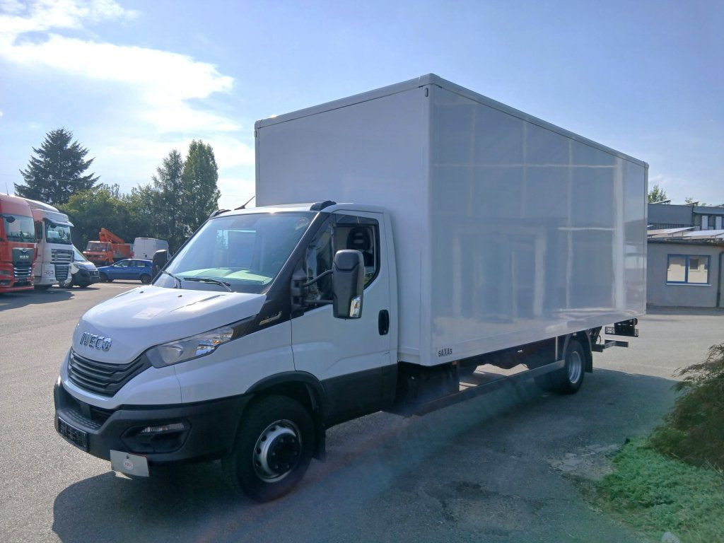 Iveco 72-210 (70C210) - Closed box van: picture 2 Iveco 72-210 (70C210) - Closed box van: picture 2