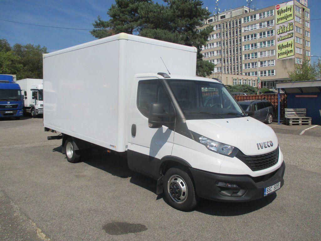 Iveco Daily 35C16 - Closed box van: picture 3 Iveco Daily 35C16 - Closed box van: picture 3