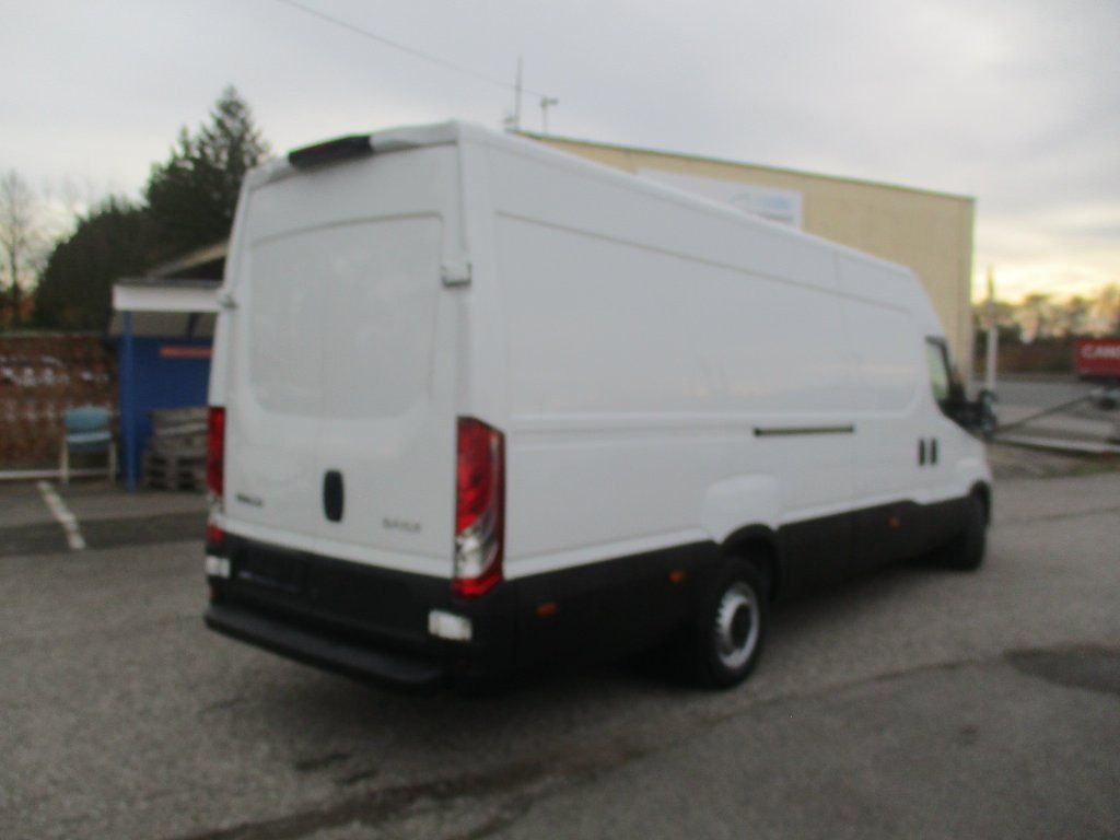 Iveco Daily 35S16  - Panel van: picture 3 Iveco Daily 35S16  - Panel van: picture 3