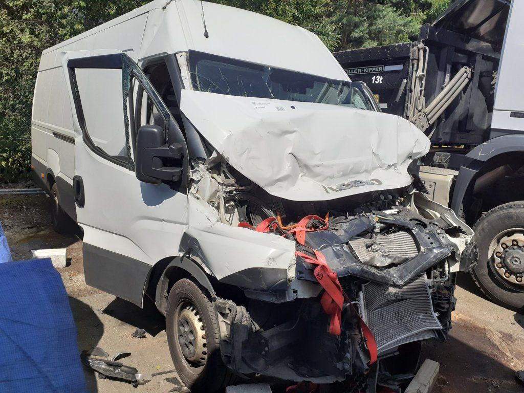 Iveco Daily 35S16 maxi Damaged - Panel van: picture 1 Iveco Daily 35S16 maxi Damaged - Panel van: picture 1