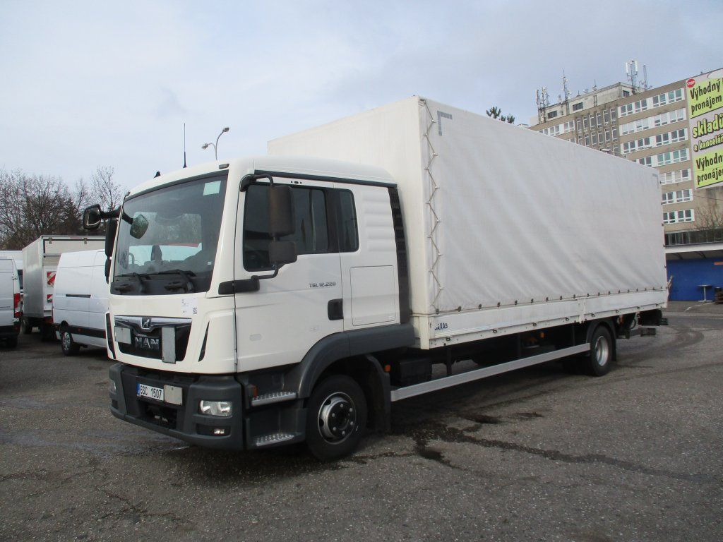 MAN TGL 12.220 MAN TGL 12.220 - Curtainsider truck: picture 1 MAN TGL 12.220 MAN TGL 12.220 - Curtainsider truck: picture 1