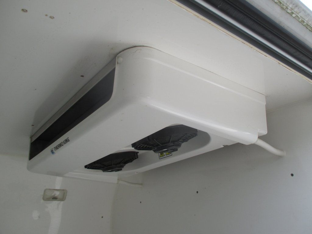Refrigerated delivery van Renault Master L2H2: picture 14