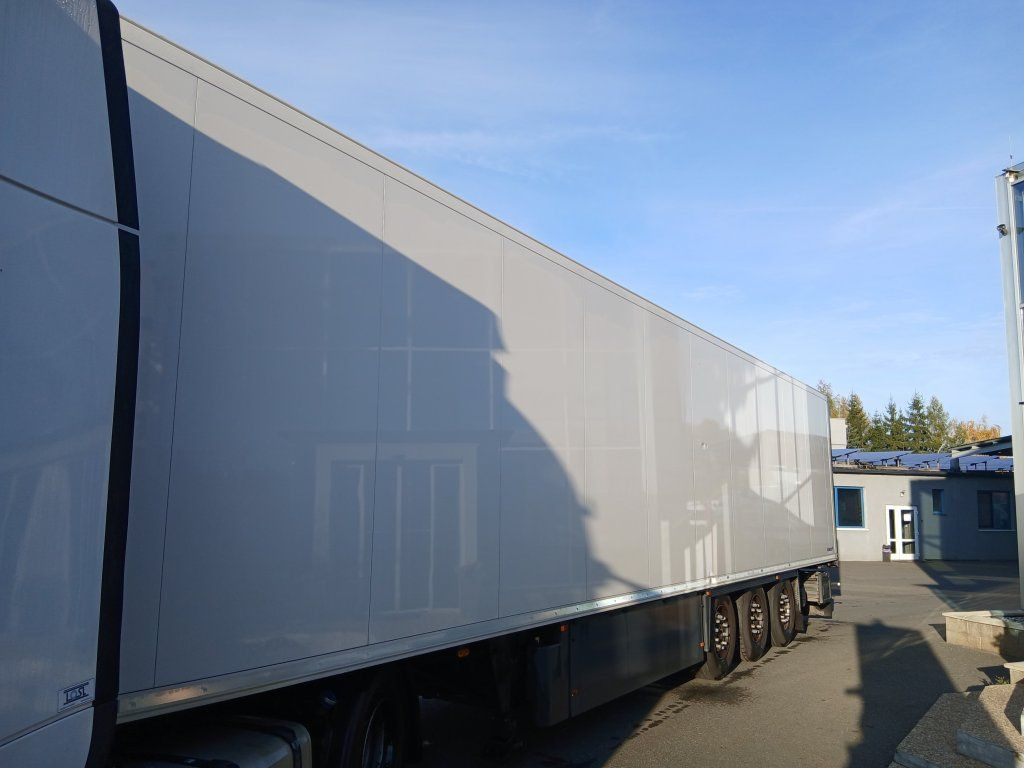 Schmitz Cargobull SKO24 Thermo King SLXe300 - Closed box semi-trailer: picture 5 Schmitz Cargobull SKO24 Thermo King SLXe300 - Closed box semi-trailer: picture 5
