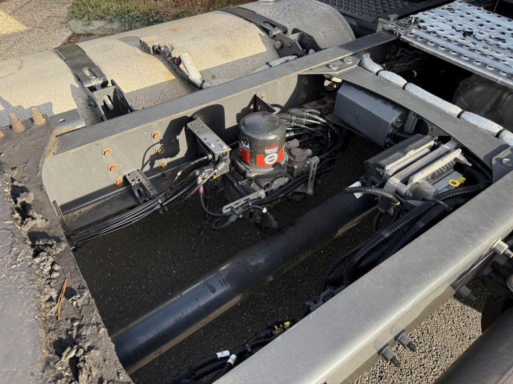 Tractor unit Renault T460 EURO 6 MEGA/lowdeck: picture 13