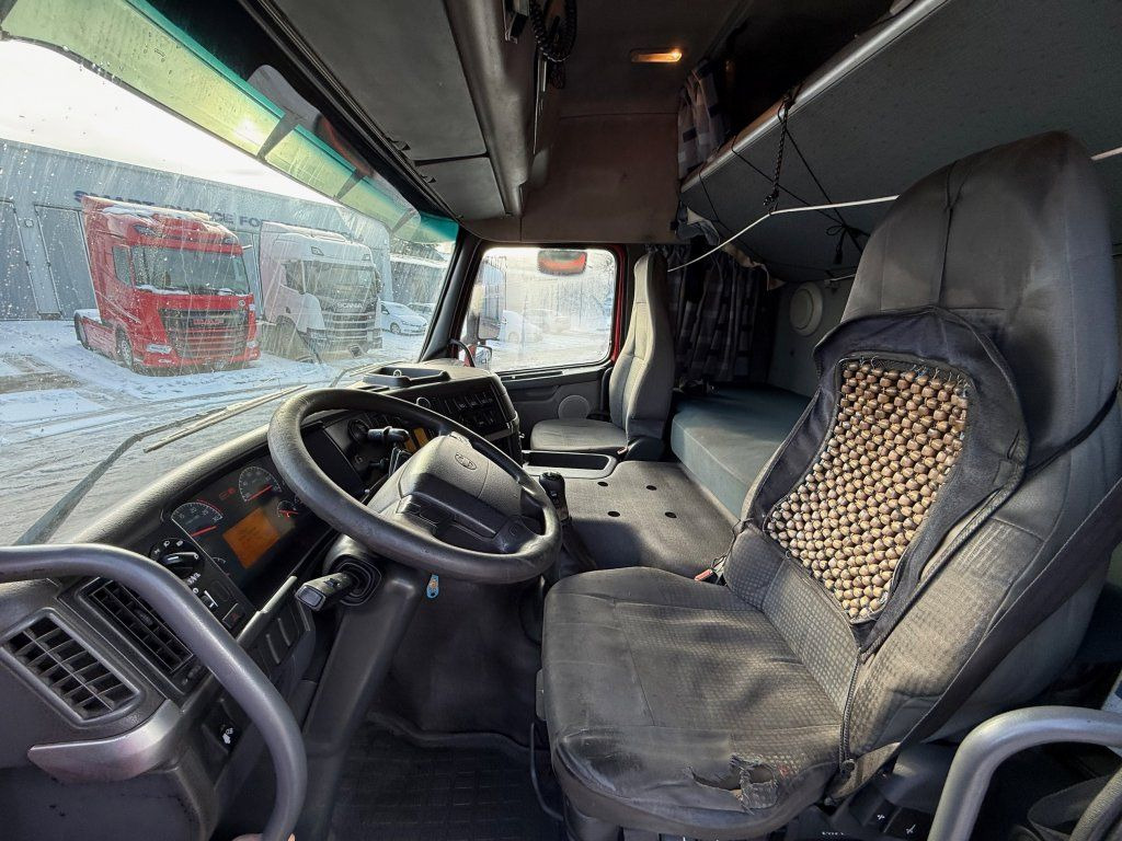 Tractor unit Volvo FM12.460 6x2 EURO 3: picture 14 Tractor unit Volvo FM12.460 6x2 EURO 3: picture 14