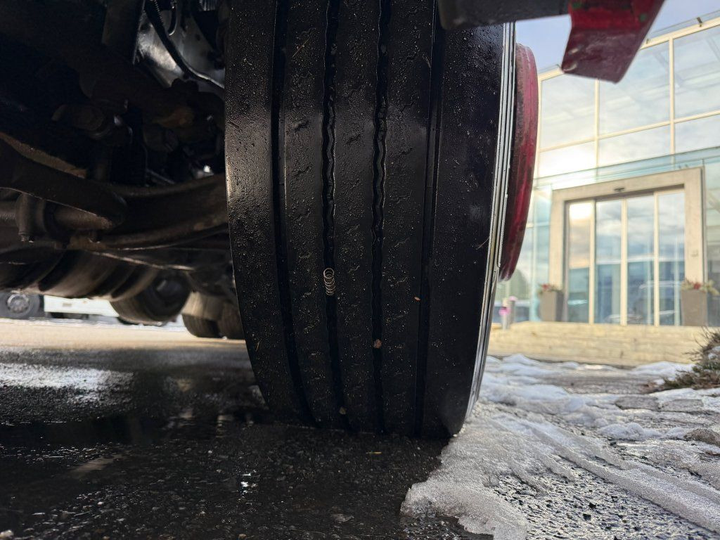 Tractor unit Volvo FM12.460 6x2 EURO 3: picture 7 Tractor unit Volvo FM12.460 6x2 EURO 3: picture 7