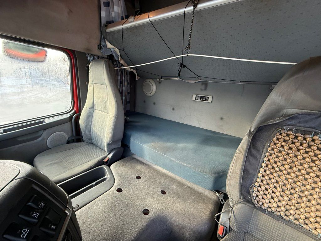 Tractor unit Volvo FM12.460 6x2 EURO 3: picture 15 Tractor unit Volvo FM12.460 6x2 EURO 3: picture 15