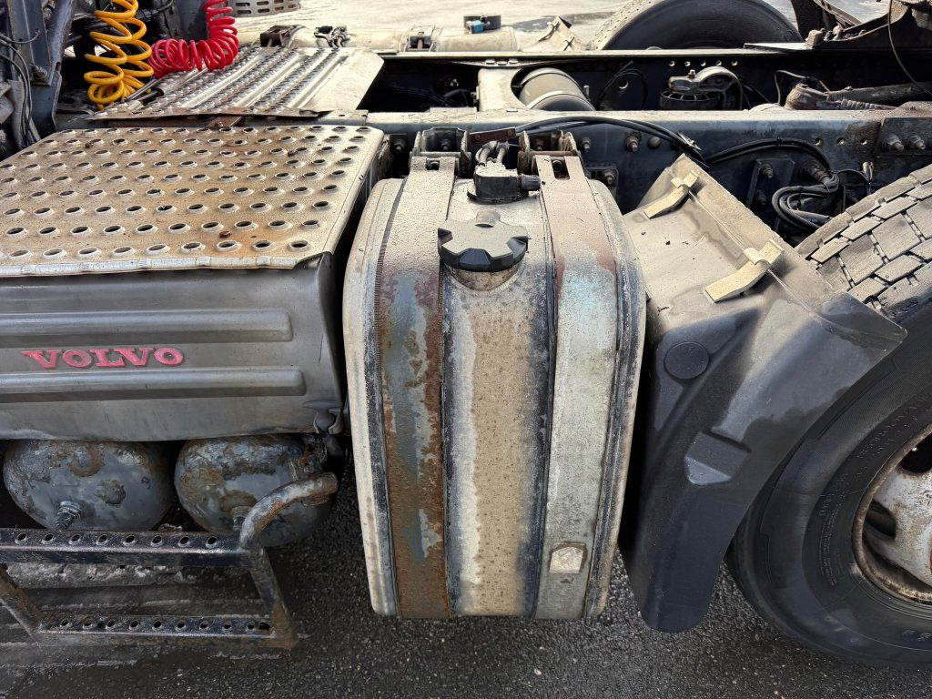 Tractor unit Volvo FM12.460 6x2 EURO 3: picture 8 Tractor unit Volvo FM12.460 6x2 EURO 3: picture 8