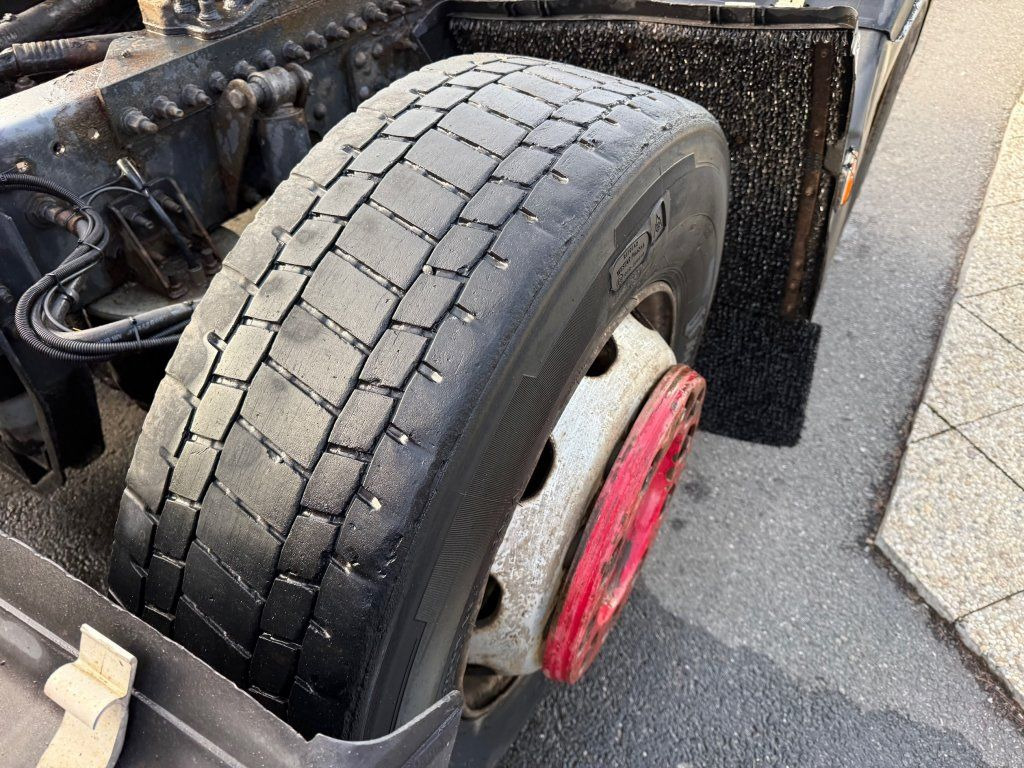 Tractor unit Volvo FM12.460 6x2 EURO 3: picture 9 Tractor unit Volvo FM12.460 6x2 EURO 3: picture 9