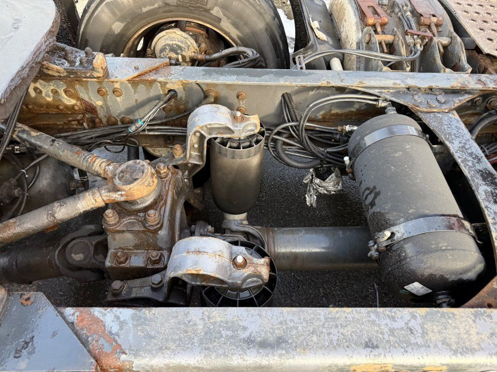 Tractor unit Volvo FM12.460 6x2 EURO 3: picture 13 Tractor unit Volvo FM12.460 6x2 EURO 3: picture 13