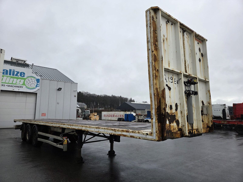 Fruehauf - Dropside/ Flatbed semi-trailer: picture 1 Fruehauf - Dropside/ Flatbed semi-trailer: picture 1