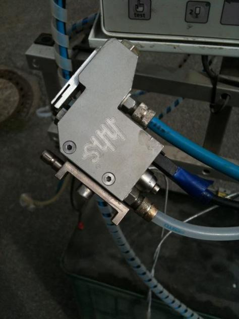 Baumer HHS C-210 2-channel glue application control system - Folding machine: picture 3 Baumer HHS C-210 2-channel glue application control system - Folding machine: picture 3