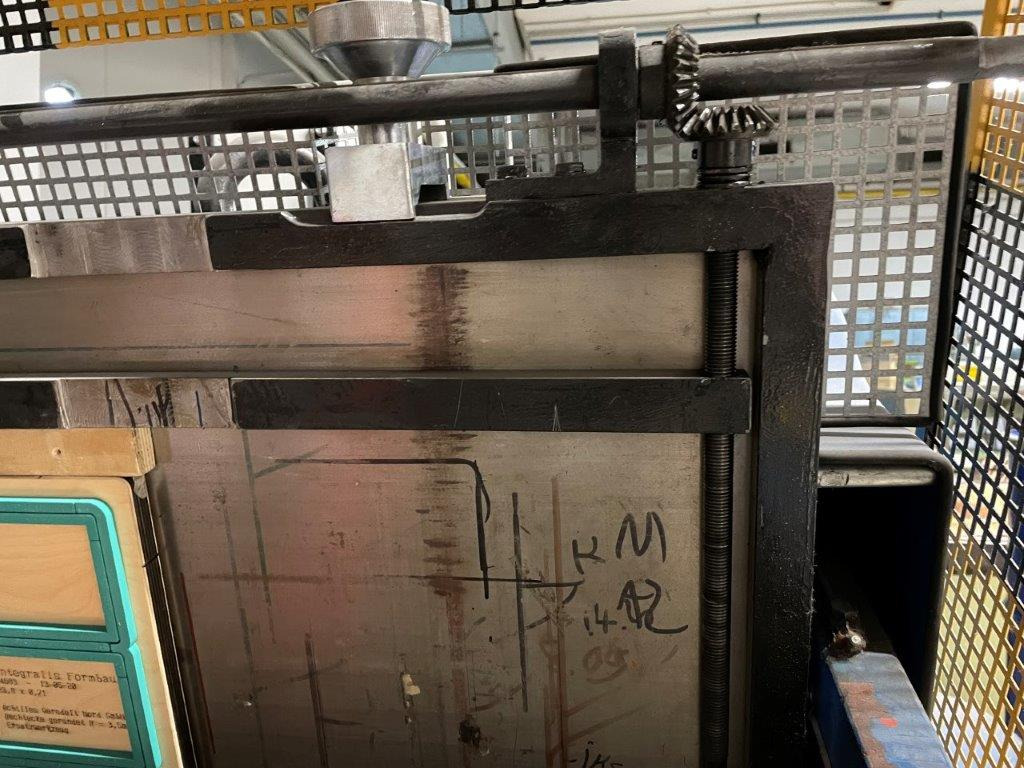 Semiautomatic Platen Strati 41 leasing semiautomatic Platen Strati 41: picture 11 Semiautomatic Platen Strati 41 leasing semiautomatic Platen Strati 41: picture 11