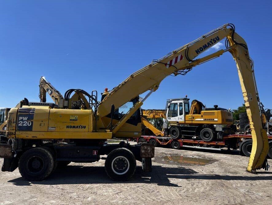 Komatsu PW220MH MH - Waste/ Industry handler: picture 3 Komatsu PW220MH MH - Waste/ Industry handler: picture 3