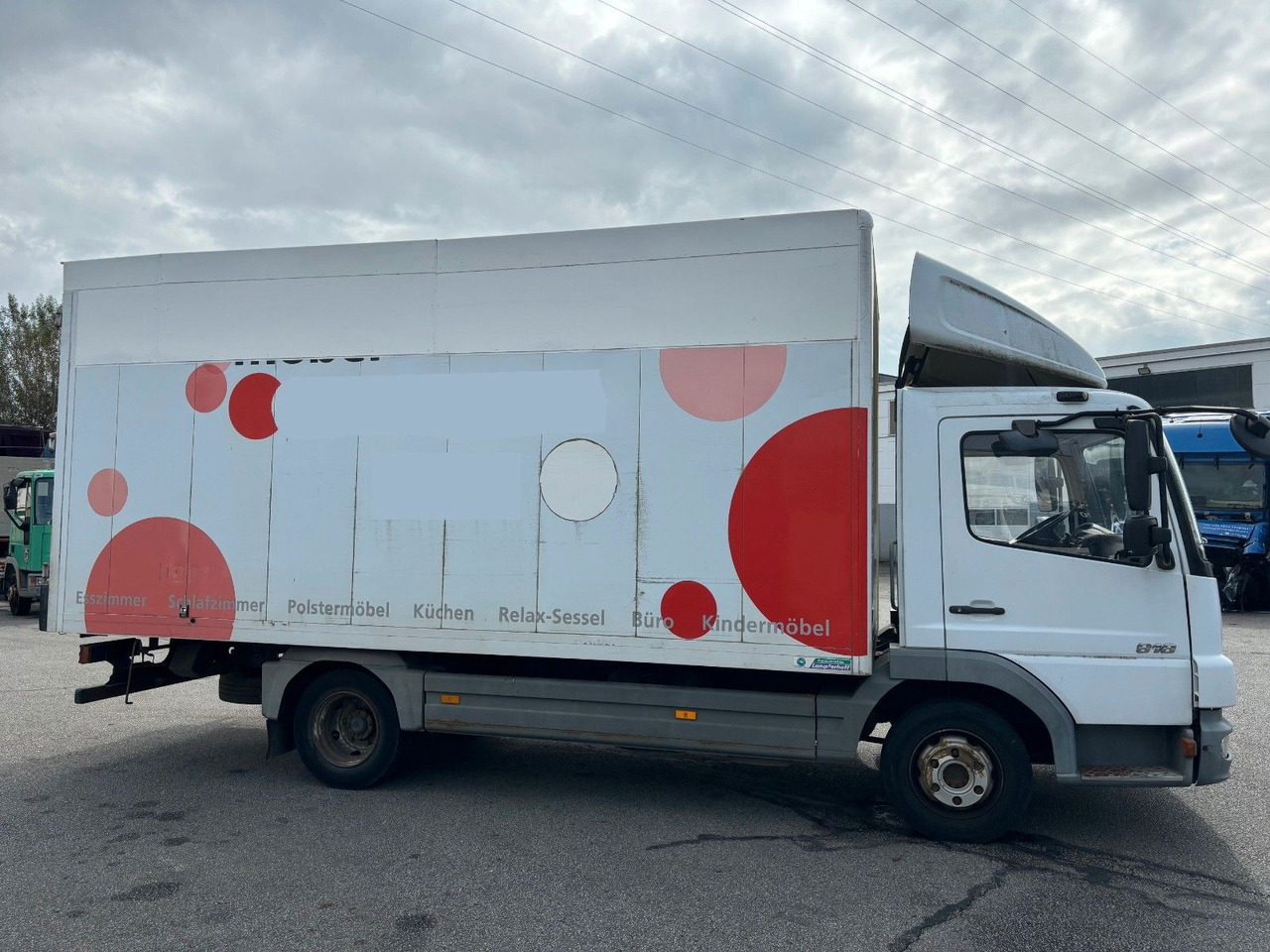 Mercedes-Benz 818 Kurze Radstand Blattfederung - Closed box van: picture 2 Mercedes-Benz 818 Kurze Radstand Blattfederung - Closed box van: picture 2