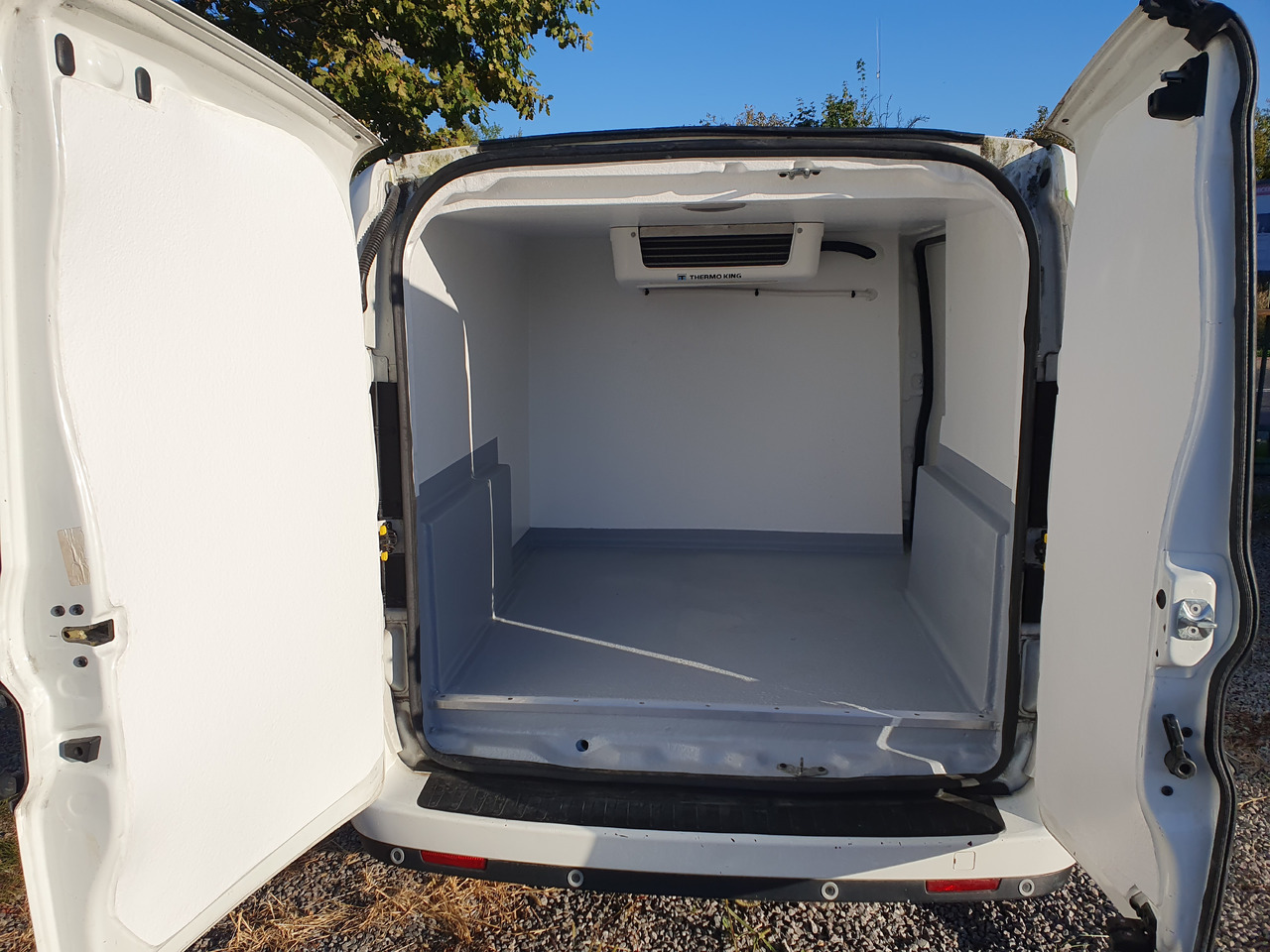 FIAT DOBLO CHLODNIA THERMOKING KLIMA EURO6 - Refrigerated delivery van: picture 1 FIAT DOBLO CHLODNIA THERMOKING KLIMA EURO6 - Refrigerated delivery van: picture 1