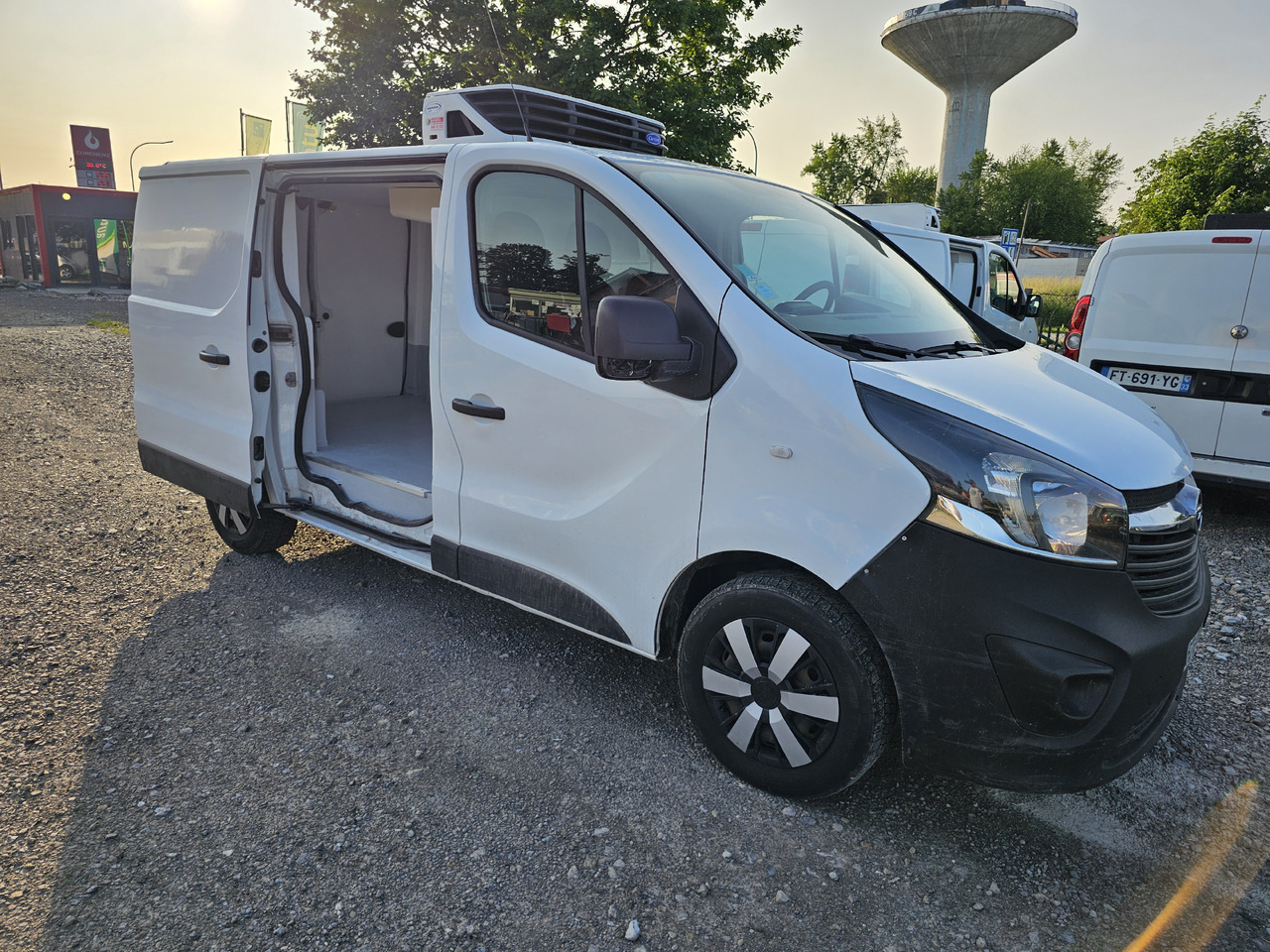 Opel VIVARO CHLODNIA CARRIER+230V CHLODZI GRZEJE KLIMA EURO6 - Refrigerated delivery van: picture 1 Opel VIVARO CHLODNIA CARRIER+230V CHLODZI GRZEJE KLIMA EURO6 - Refrigerated delivery van: picture 1