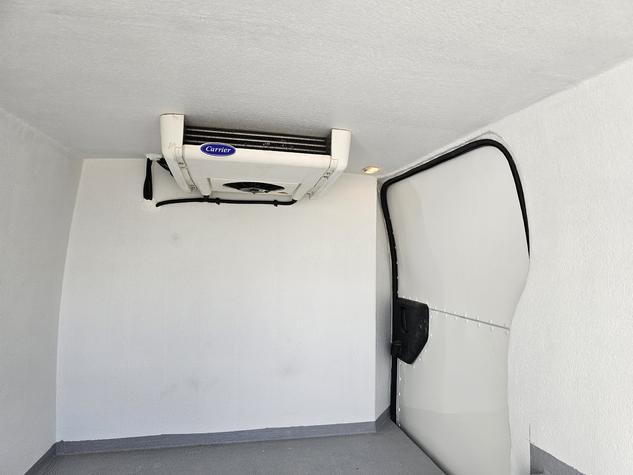 Refrigerated delivery van PEUGEOT Expert  CHLODNIA  CARRIER  KLIMA EURO6 [ Copy ]: picture 8