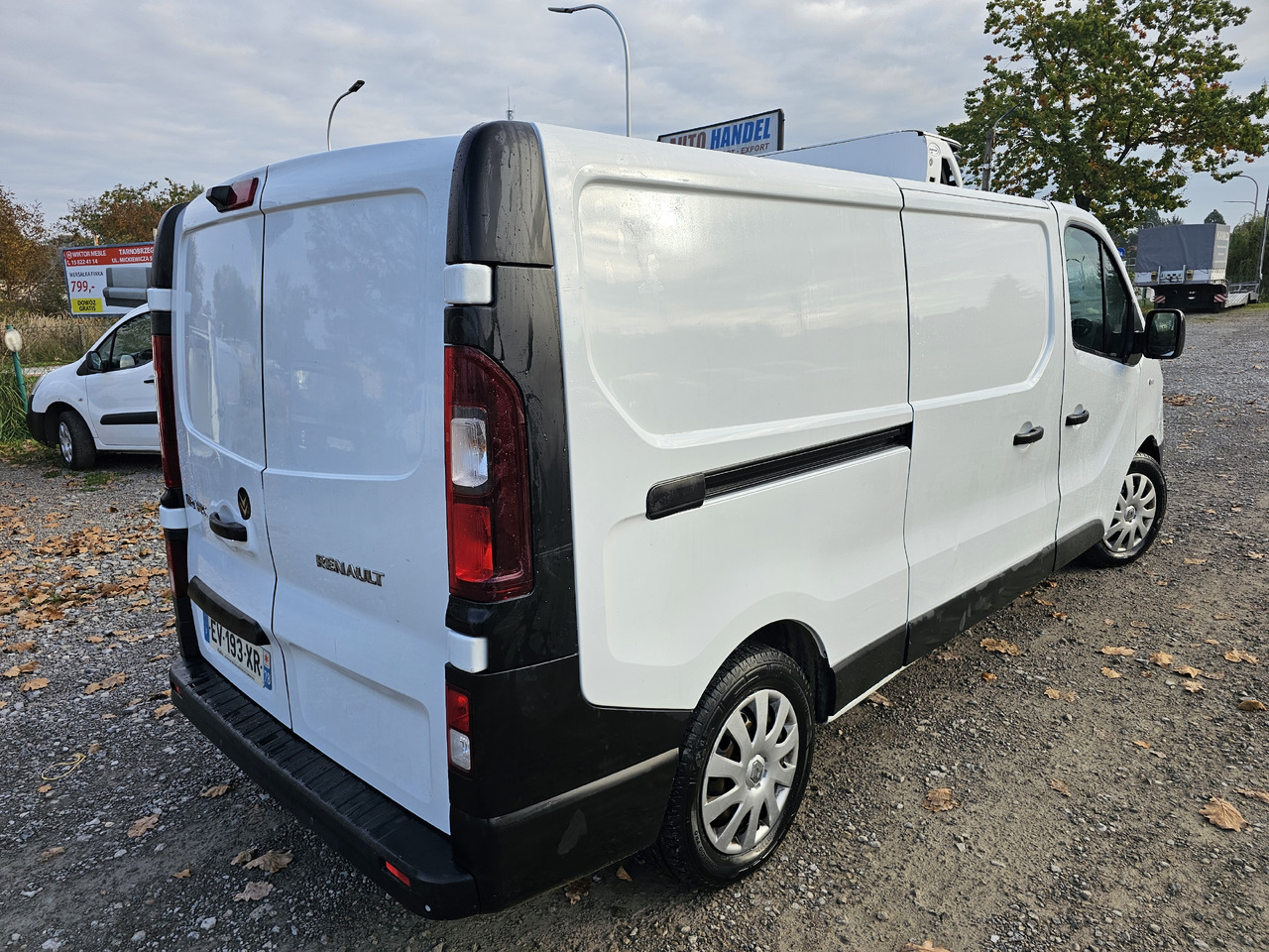 RENAULT TRAFIC MAXI LONG CHLODNIA MROZNIA CARRIER+230V KLIMA NAVI KAMERA EURO6 - Refrigerated delivery van: picture 5 RENAULT TRAFIC MAXI LONG CHLODNIA MROZNIA CARRIER+230V KLIMA NAVI KAMERA EURO6 - Refrigerated delivery van: picture 5