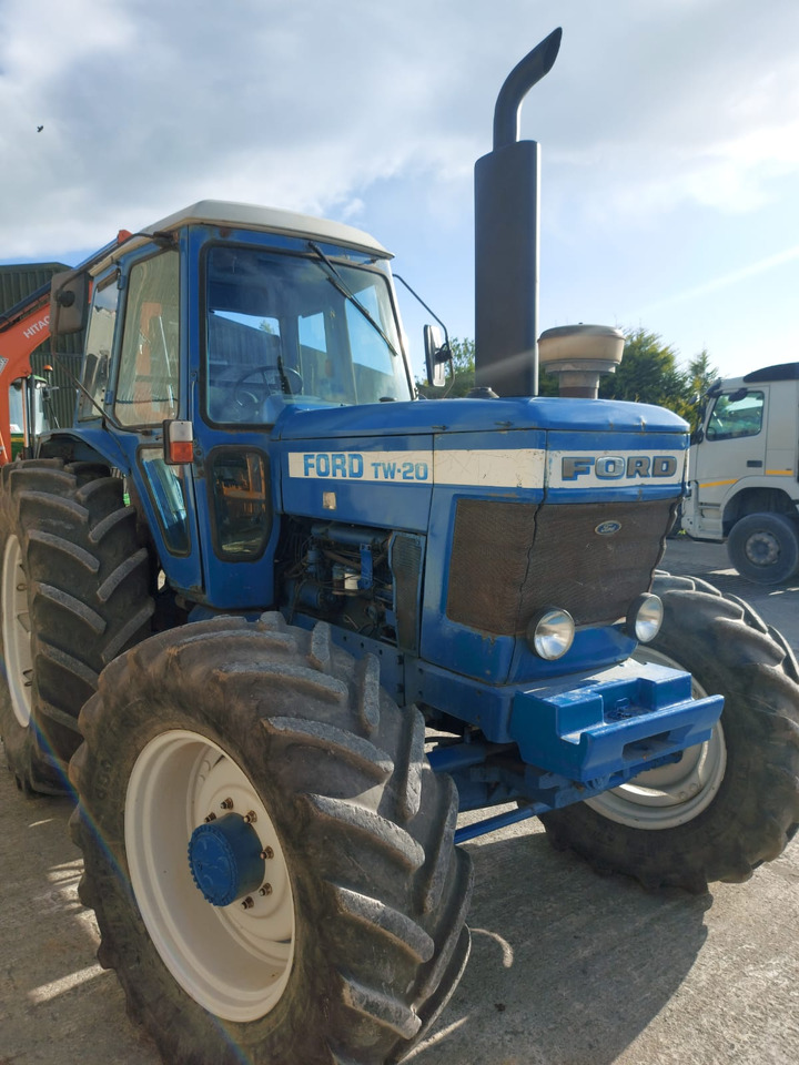 Ford TW-20 - Farm tractor: picture 4 Ford TW-20 - Farm tractor: picture 4