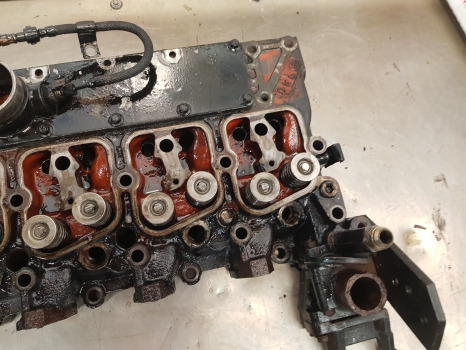 Case 5140, 5130, 5150 Engine Cylinder Head S433911273-10, J929735, J910276 - Motorhead: picture 3 Case 5140, 5130, 5150 Engine Cylinder Head S433911273-10, J929735, J910276 - Motorhead: picture 3