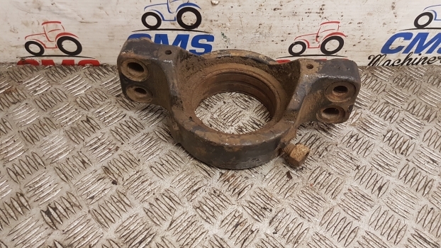 Case Cx70, Cx80, Cx90, Cx100 Front Axle Support Rear B510160 - Front axle for Farm tractor: picture 3 Case Cx70, Cx80, Cx90, Cx100 Front Axle Support Rear B510160 - Front axle for Farm tractor: picture 3