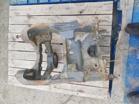 Front axle for Farm tractor Claas 340cx Front Axle Support Housing Assy 2211200615; 0011200612; 0011200615: picture 6