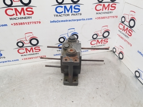 Claas Arion 500, 600 Spool Distribution Valve 4302904, 0011362040, 0011362041 - Hydraulic valve for Farm tractor: picture 1 Claas Arion 500, 600 Spool Distribution Valve 4302904, 0011362040, 0011362041 - Hydraulic valve for Farm tractor: picture 1