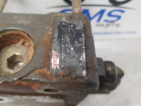 Claas Axion 800 Ares Arion 640 Hydraulic Priority Valve 0011330290, 0011330291 - Hydraulic valve for Farm tractor: picture 2 Claas Axion 800 Ares Arion 640 Hydraulic Priority Valve 0011330290, 0011330291 - Hydraulic valve for Farm tractor: picture 2