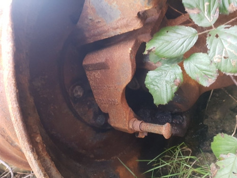 Claas Scorpion 732, 736 Front Lhs Rear Axle Rhs Hub Complete 0019230840 - Rear axle: picture 1 Claas Scorpion 732, 736 Front Lhs Rear Axle Rhs Hub Complete 0019230840 - Rear axle: picture 1