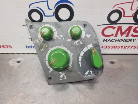 Deutz Agrotron 135, Agroton Series, Cab Console Panel 04424252, 04427307/10 - Dashboard for Agricultural machinery: picture 1 Deutz Agrotron 135, Agroton Series, Cab Console Panel 04424252, 04427307/10 - Dashboard for Agricultural machinery: picture 1