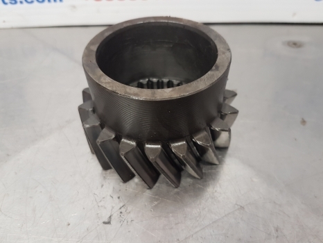 Deutz D7807c, 06, 07, Dx 3.90, Dx3.70, D6806 Transmission Gear Z 19 04306932 - Propeller shaft for Farm tractor: picture 2 Deutz D7807c, 06, 07, Dx 3.90, Dx3.70, D6806 Transmission Gear Z 19 04306932 - Propeller shaft for Farm tractor: picture 2