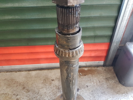 Deutz Dxab110, Dx120, Dx6.10 Rear Axle Drive Shaft 04373701, 4373701 - Rear axle: picture 3 Deutz Dxab110, Dx120, Dx6.10 Rear Axle Drive Shaft 04373701, 4373701 - Rear axle: picture 3