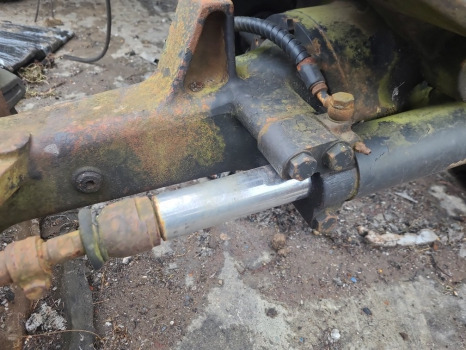 Deutz-fahr Dx4.57 Steering Cylinder Ram 04386757 - Steering: picture 2 Deutz-fahr Dx4.57 Steering Cylinder Ram 04386757 - Steering: picture 2