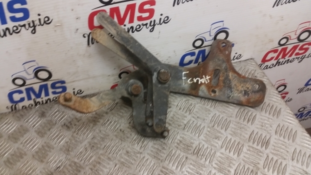 Fendt 412 Vario Spool Valves Levers - Hydraulic valve for Farm tractor: picture 3 Fendt 412 Vario Spool Valves Levers - Hydraulic valve for Farm tractor: picture 3