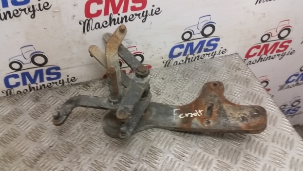 Fendt 412 Vario Spool Valves Levers - Hydraulic valve for Farm tractor: picture 1 Fendt 412 Vario Spool Valves Levers - Hydraulic valve for Farm tractor: picture 1