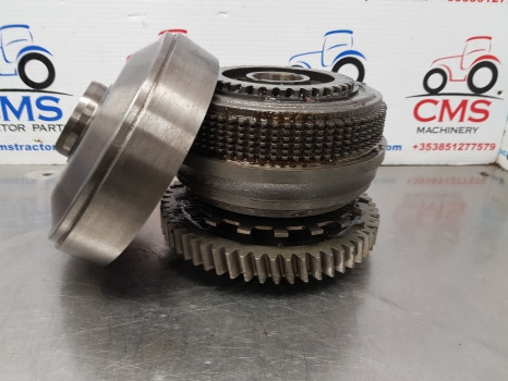 Fendt 700, 800, 900 Series, Fwd Clutch Shaft Assy 743100320220, 916100320012 - Front axle: picture 5 Fendt 700, 800, 900 Series, Fwd Clutch Shaft Assy 743100320220, 916100320012 - Front axle: picture 5